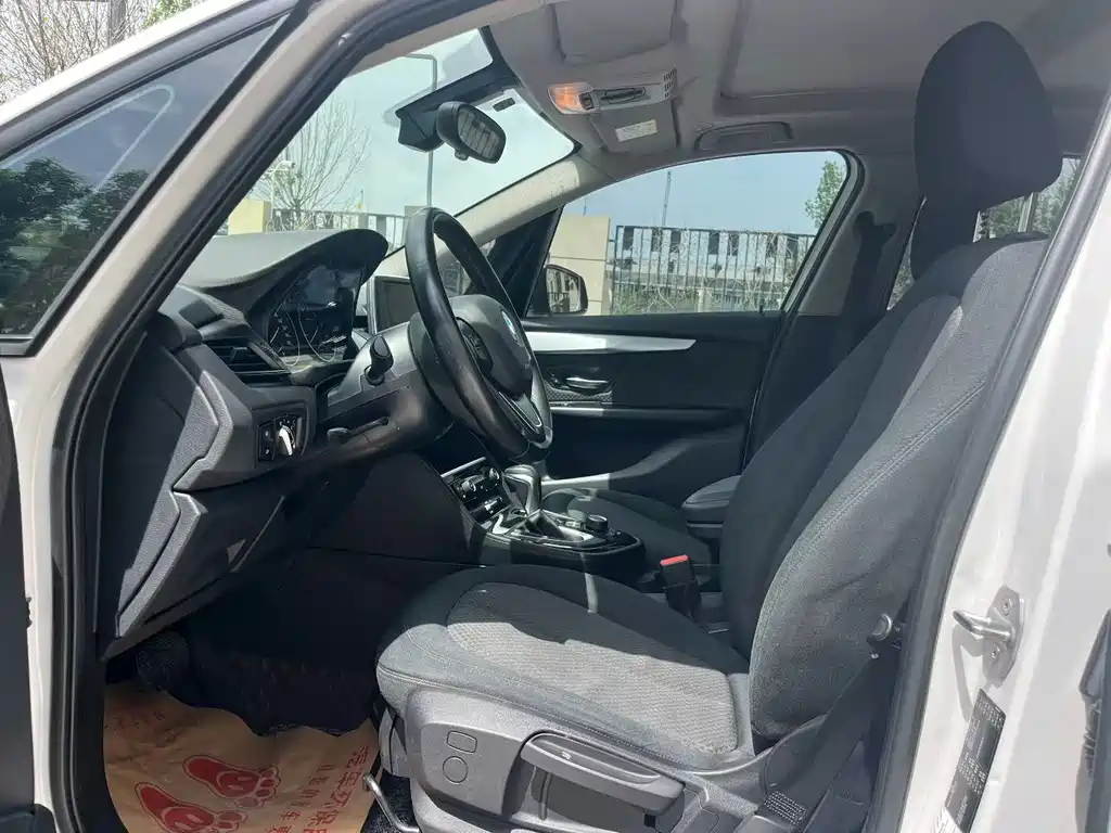 BMW 2 Series Active Tourer — миниатюра 4