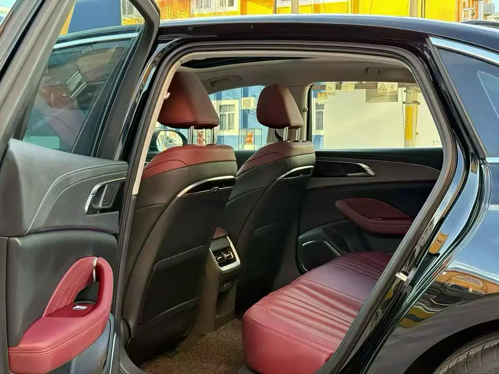 Hongqi Hongqi H5 — миниатюра 9