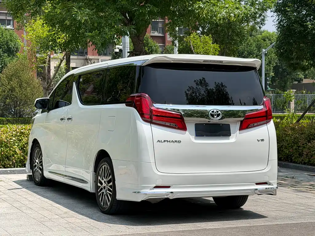Toyota Alphard 2015 3.5L Luxury