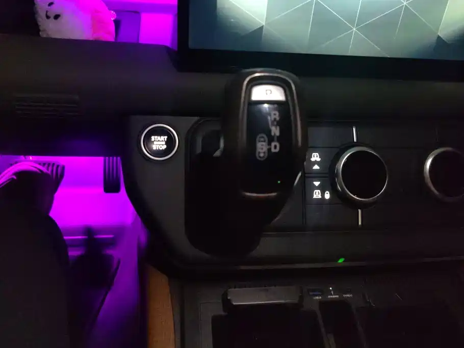 Land Rover Defender — миниатюра 16