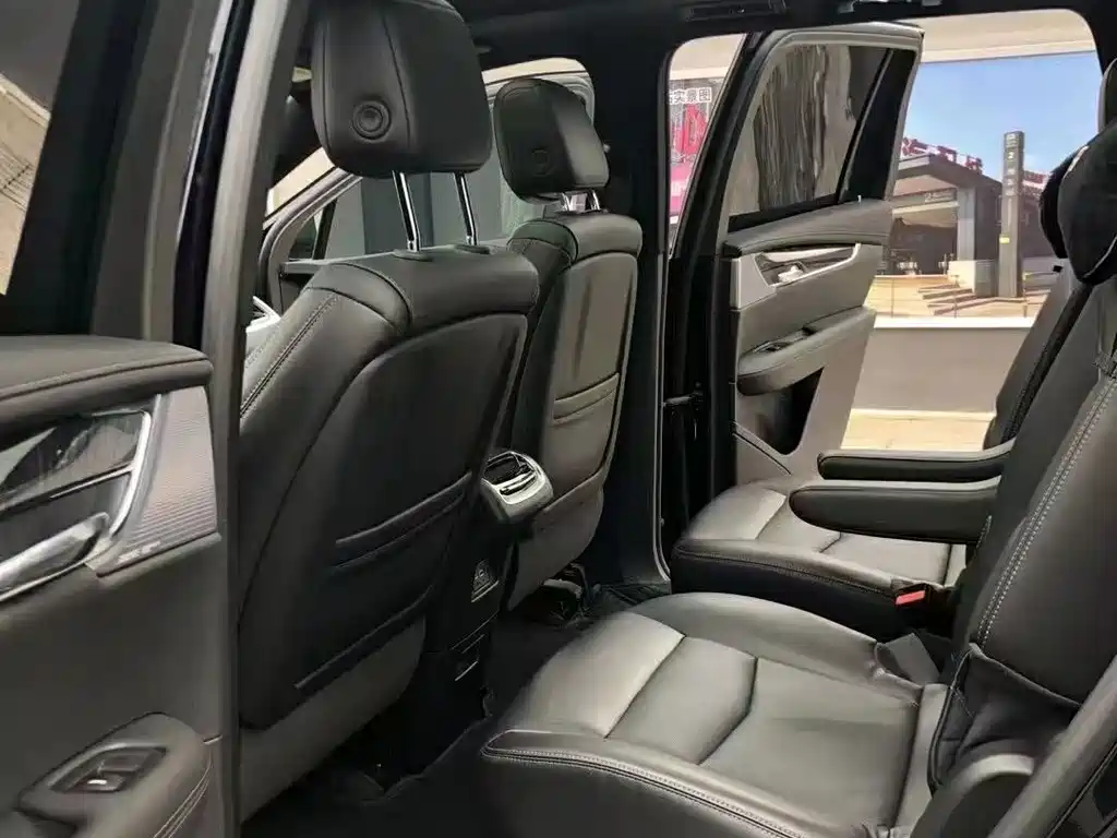 Cadillac XT6 — миниатюра 6