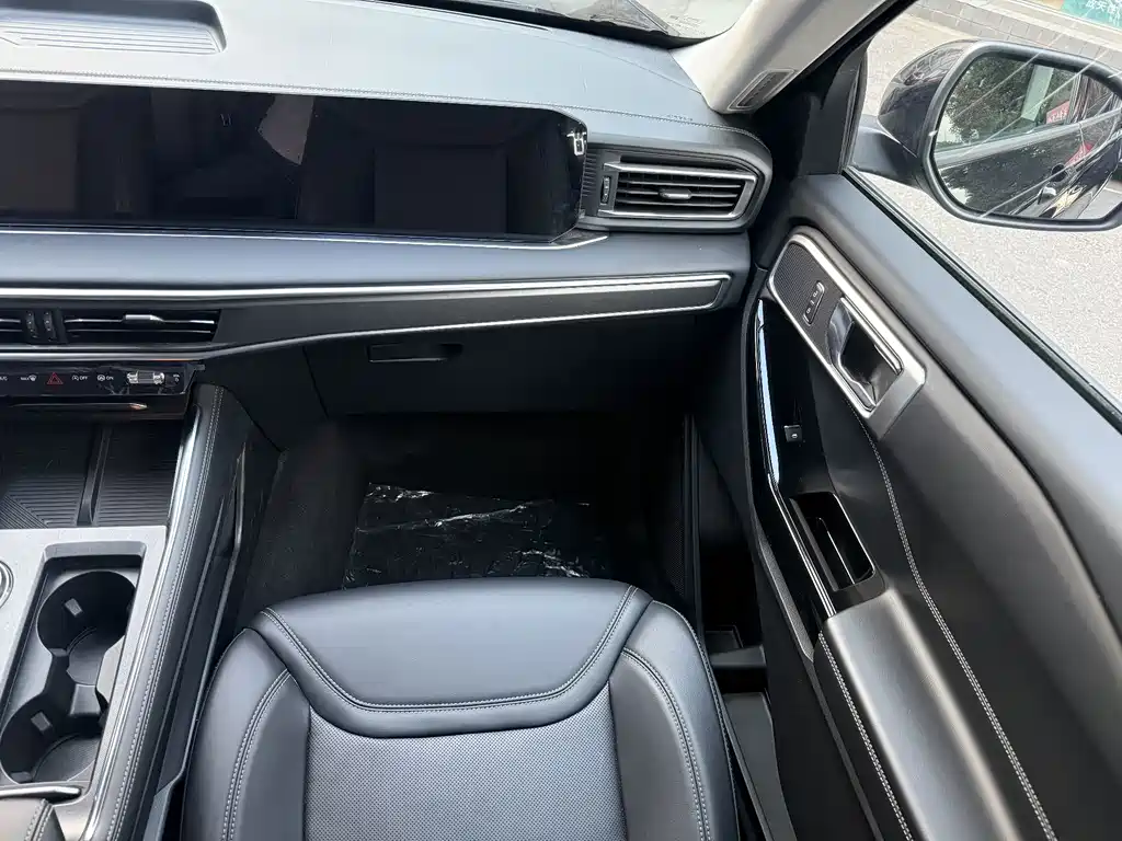 Ford Explorer — миниатюра 12