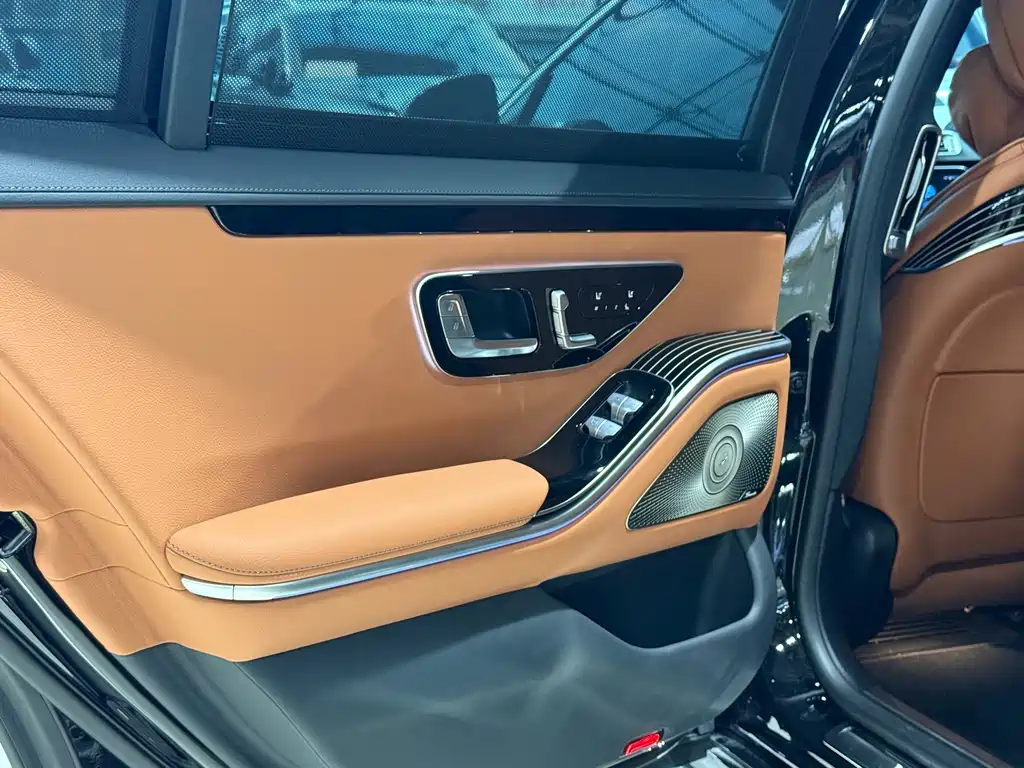 Mercedes-Benz S-Class — миниатюра 8