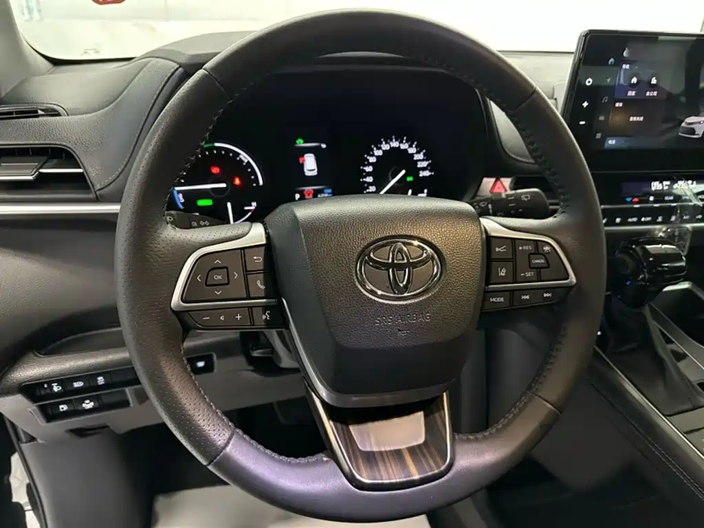Toyota Sienna — миниатюра 15