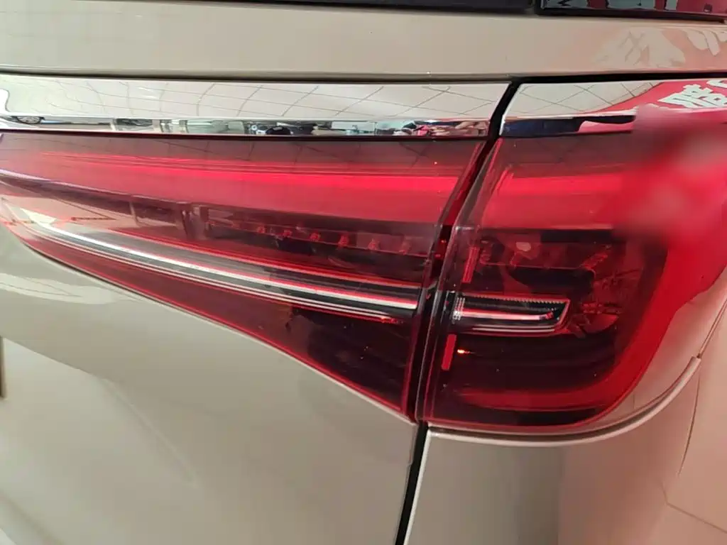 Buick GL8 — миниатюра 8