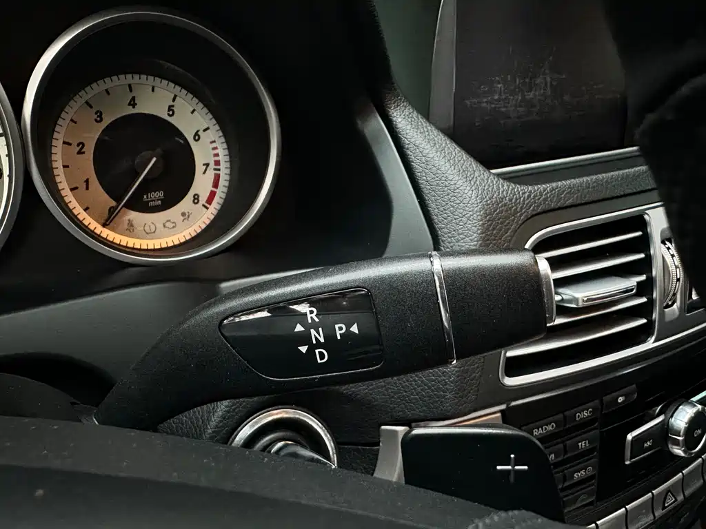 Mercedes-Benz E-Class (Import) — миниатюра 27