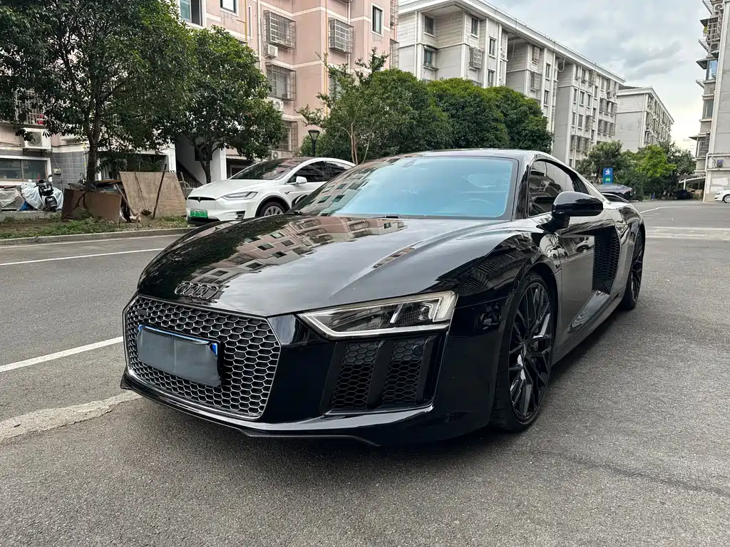 Audi R8