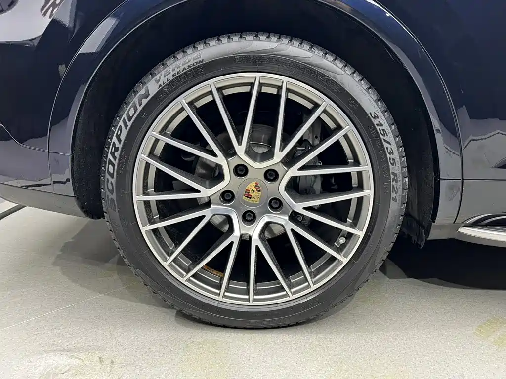 Porsche Cayenne — миниатюра 9