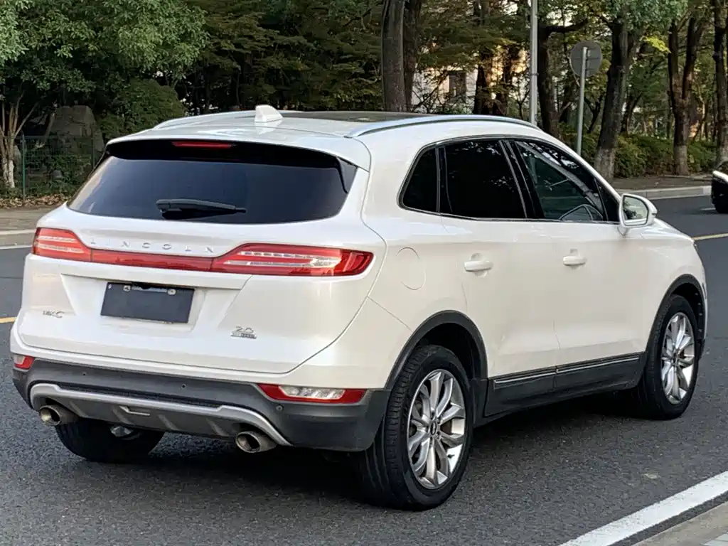 Lincoln MKC — миниатюра 5