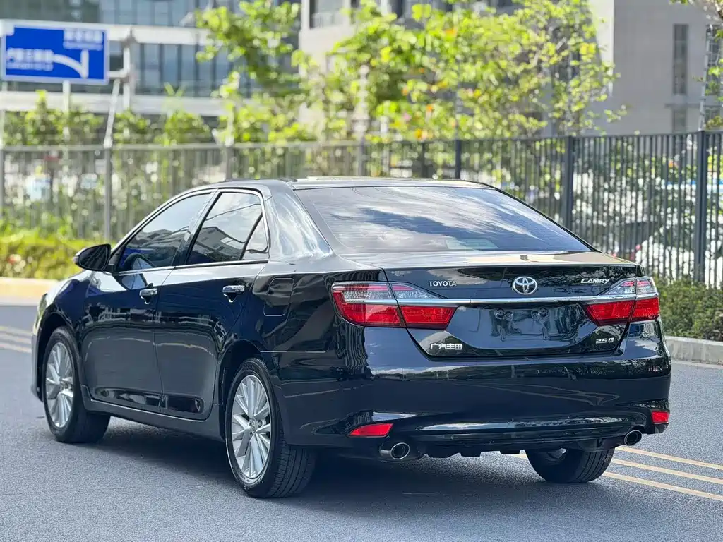 Toyota Camry 2015 2.5G Luxury