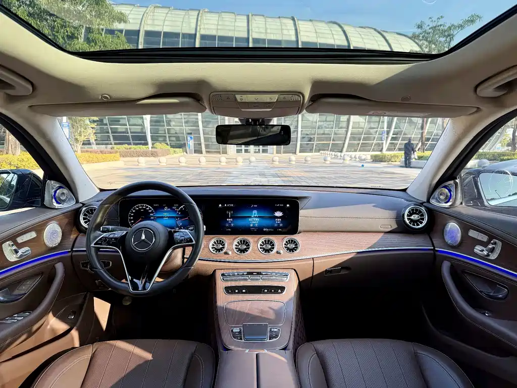 Mercedes-Benz E-Class — миниатюра 5