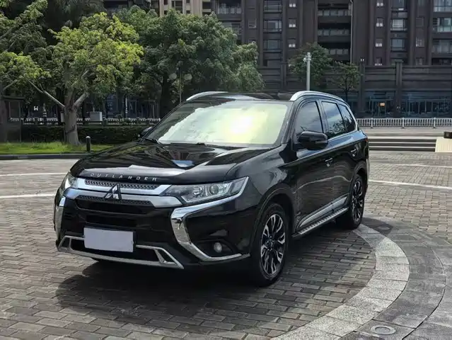 MITSUBISHI OUTLANDER 2019