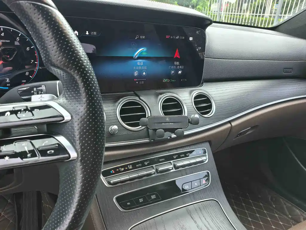 Mercedes-Benz E-Class — миниатюра 15