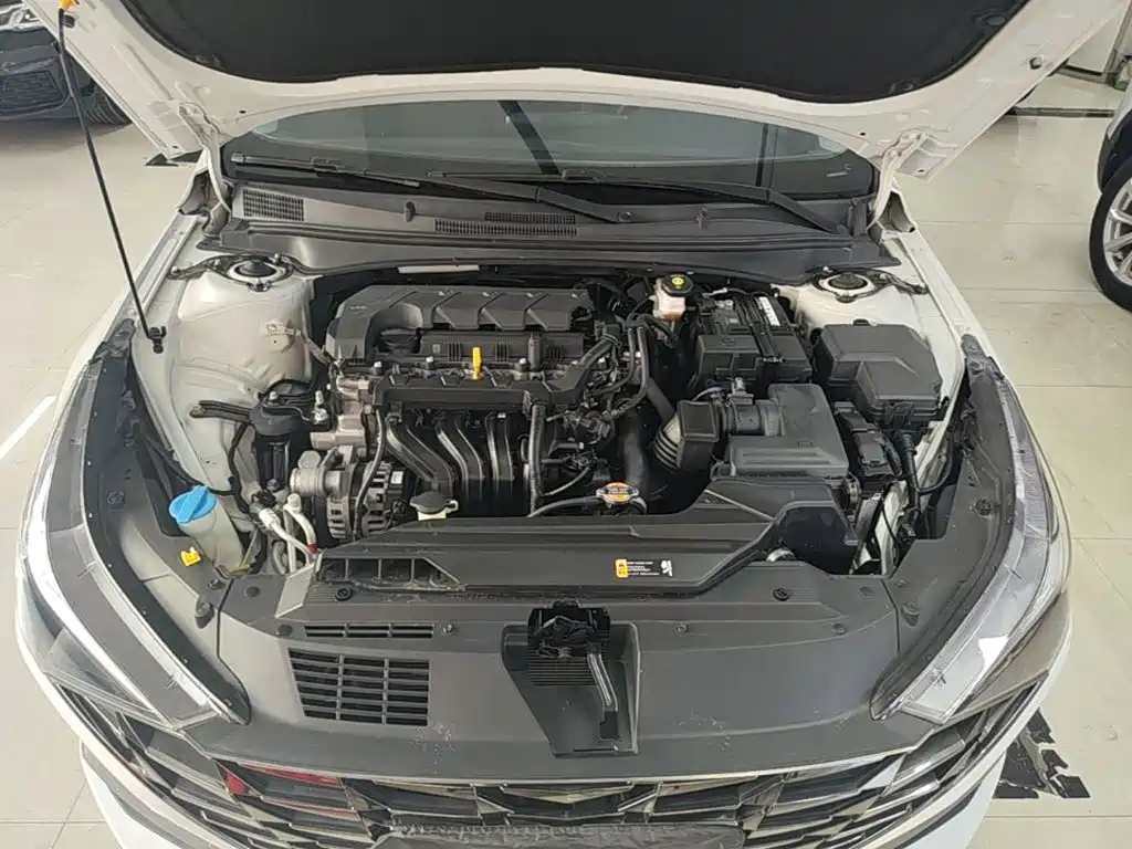Hyundai Elantra — миниатюра 20