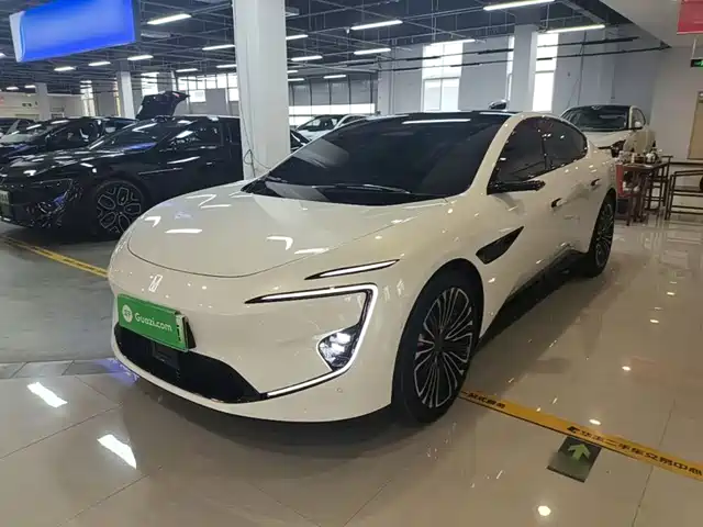 2025 Avatr 12