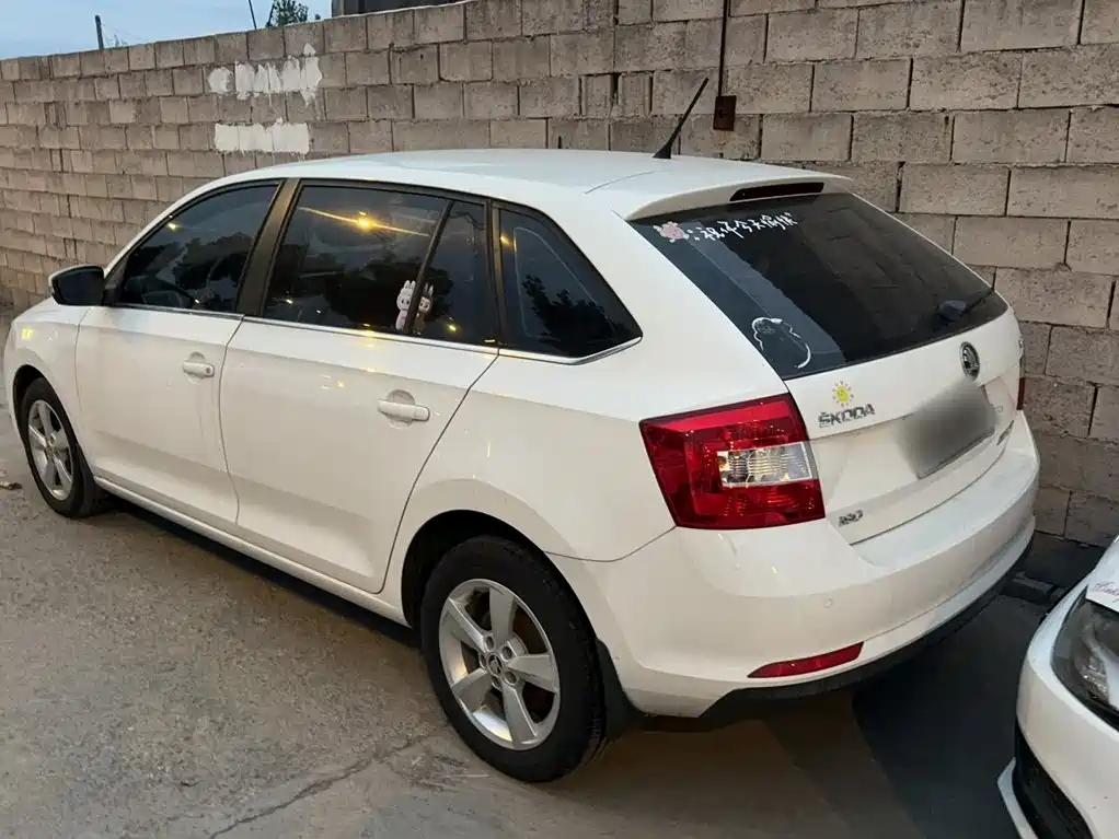 Skoda Rapid Spaceback — миниатюра 24