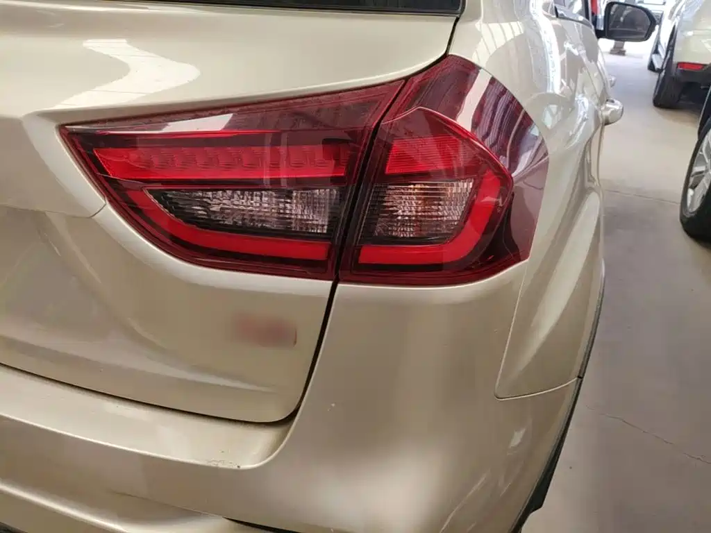 Geely Vision X3 — миниатюра 8