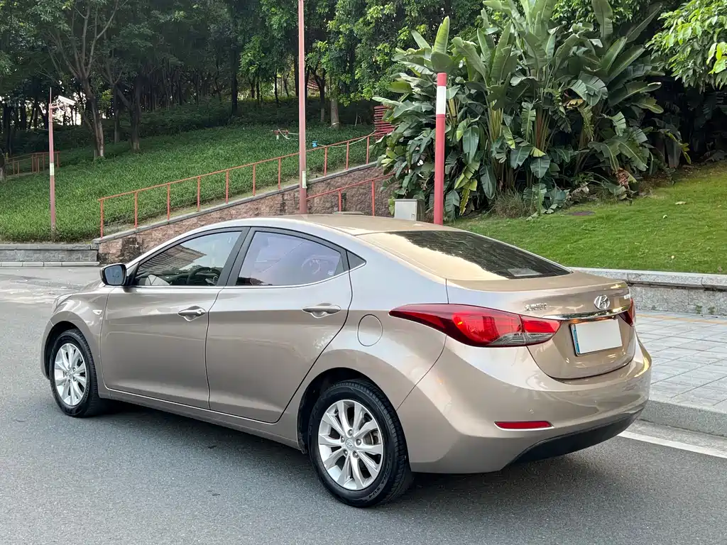 Hyundai Elantra Langdong — миниатюра 8