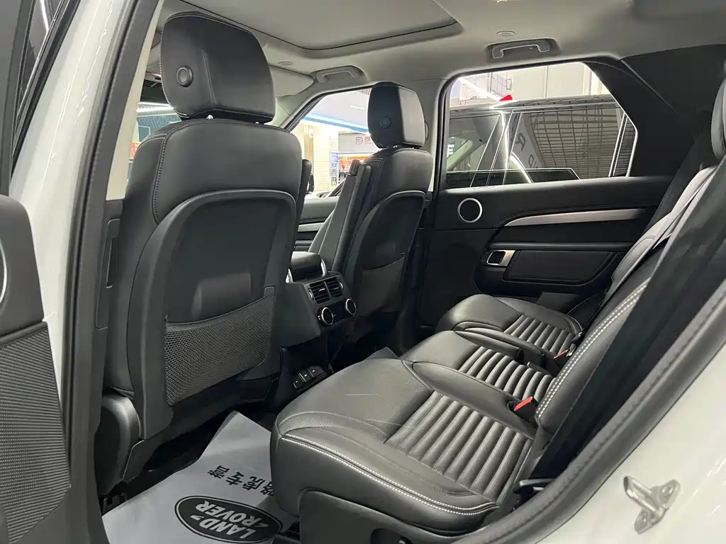 Land Rover Discovery 2023 360PS R-Dynamic S
