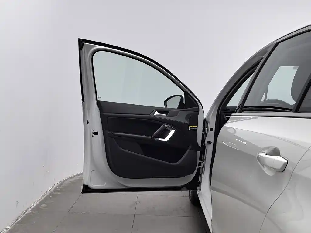 Peugeot 408 — миниатюра 8
