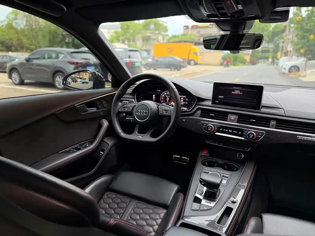 Audi RS 4 — миниатюра 10