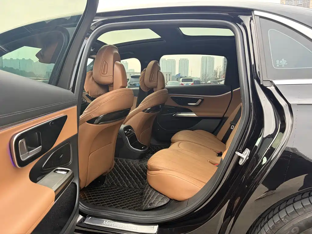 Mercedes-Benz E-Class — миниатюра 9