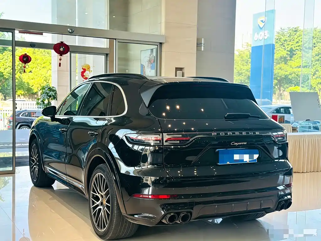 Porsche Cayenne — миниатюра 6
