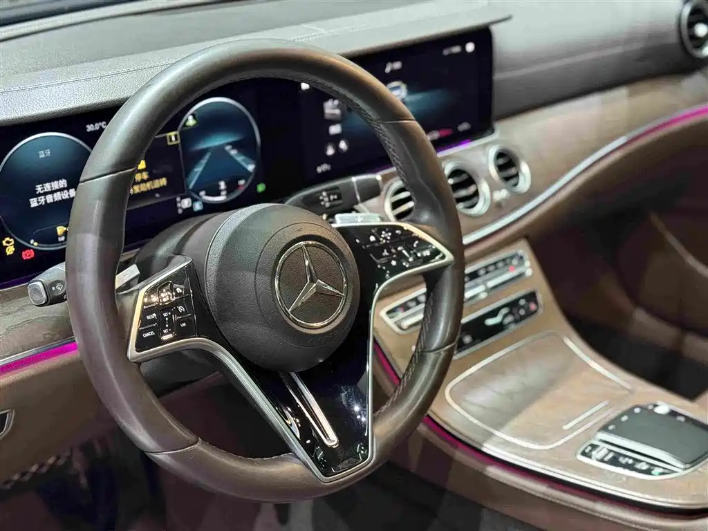 Mercedes-Benz E-Class — миниатюра 10
