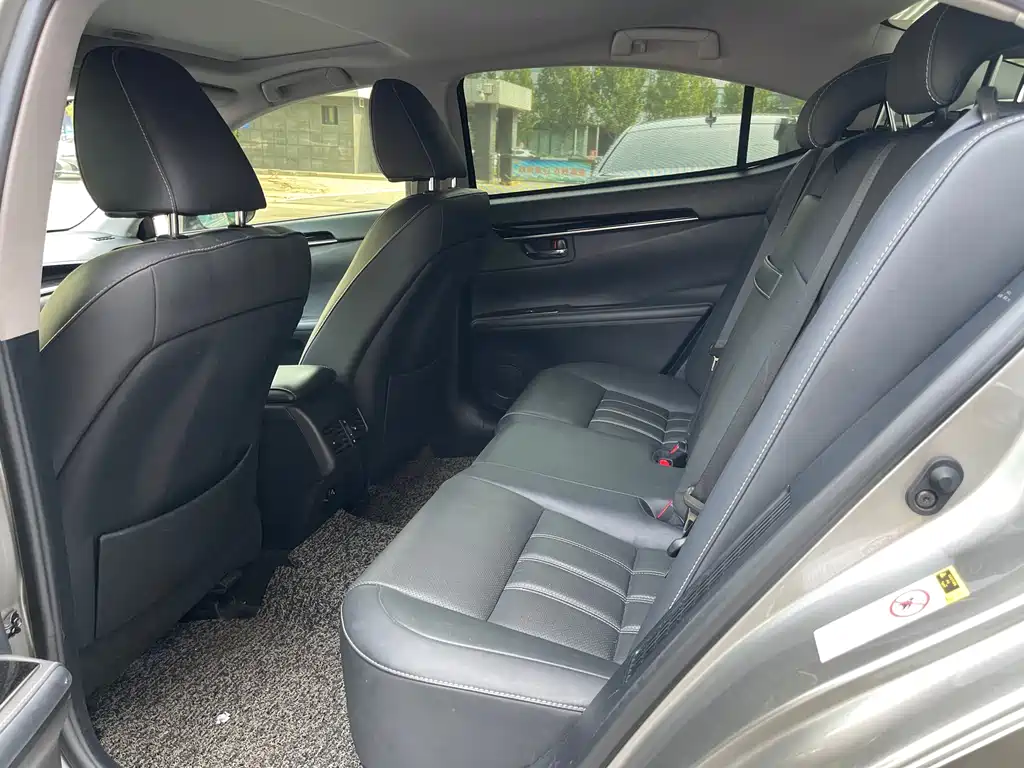 Lexus ES 2015 300h Comfort