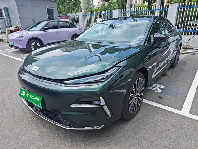 2025 Geely Galaxy Xingyao 8