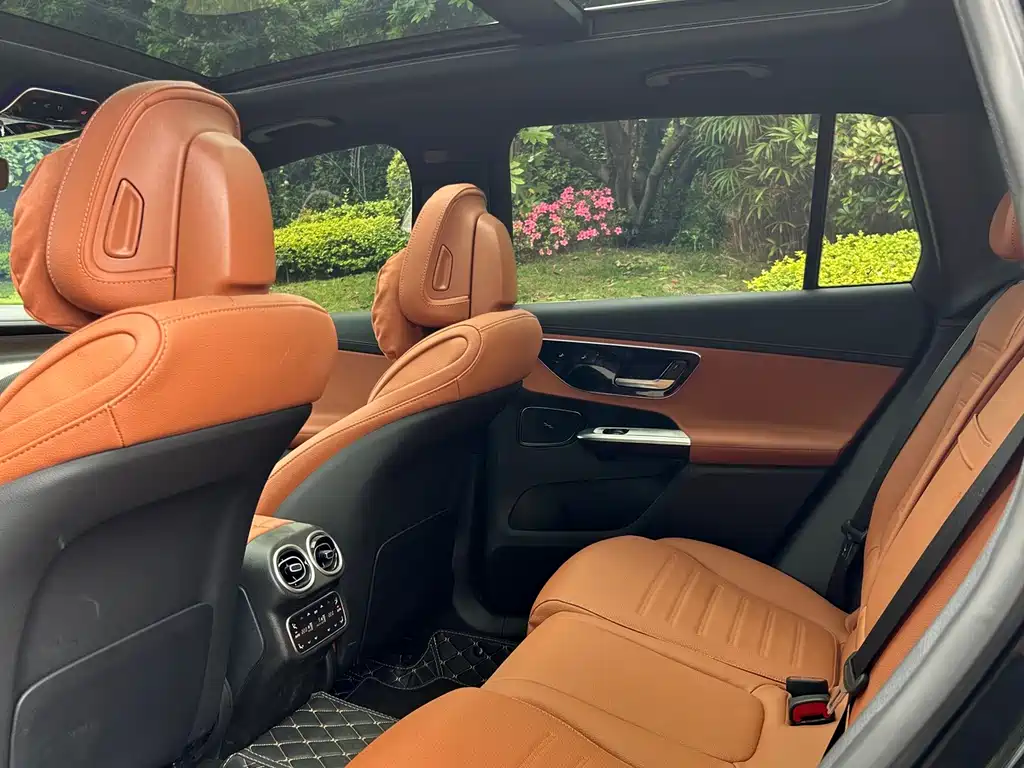 Mercedes-Benz GLC 2023 GLC 260 L 4MATIC 5 мест