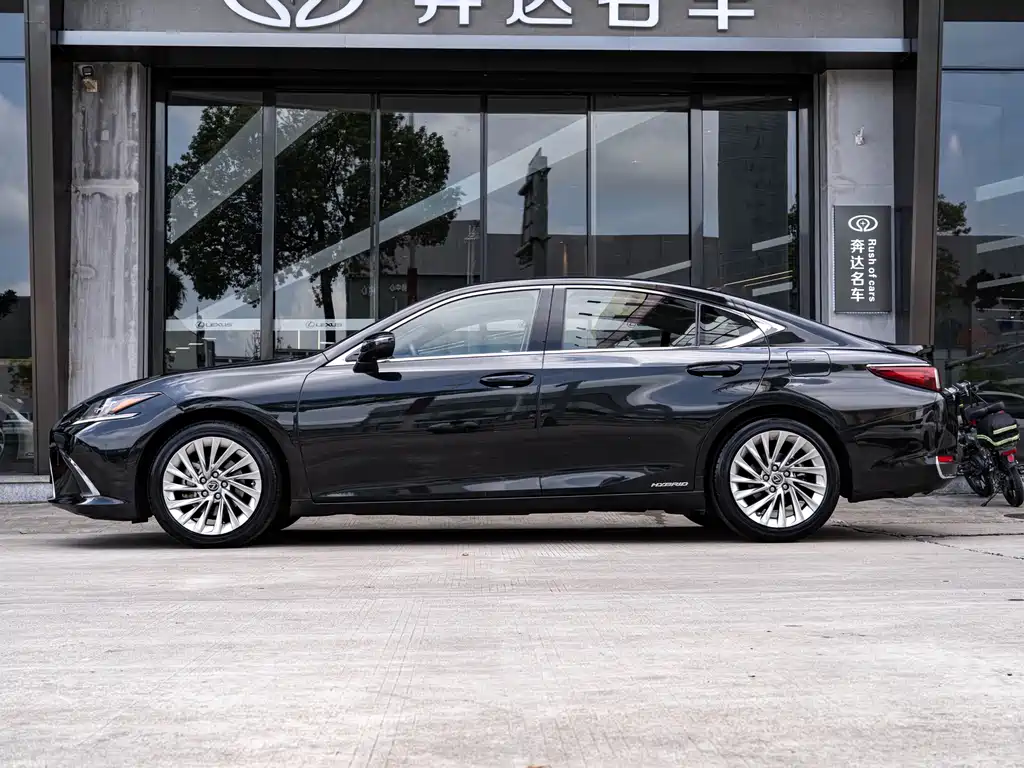 Lexus ES 2020 300h Executive