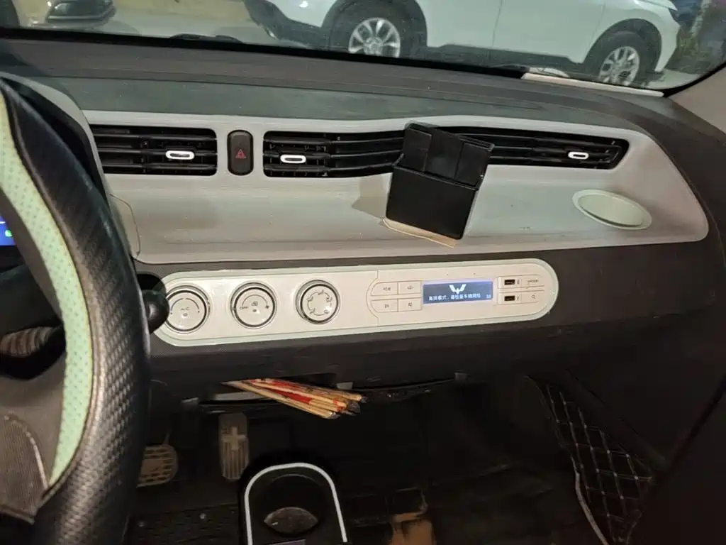 Wuling MINIEV — миниатюра 13
