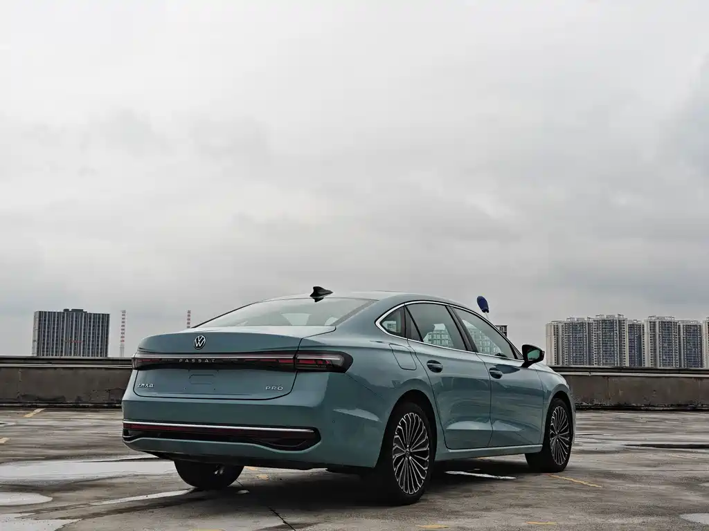 Volkswagen Passat — миниатюра 6