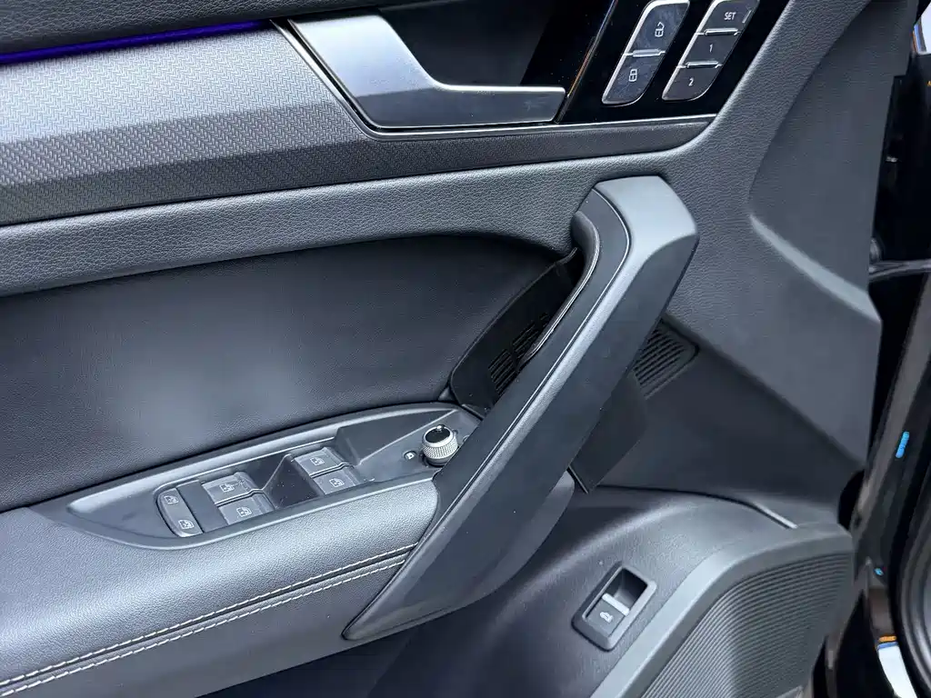 Audi Q5L — миниатюра 12