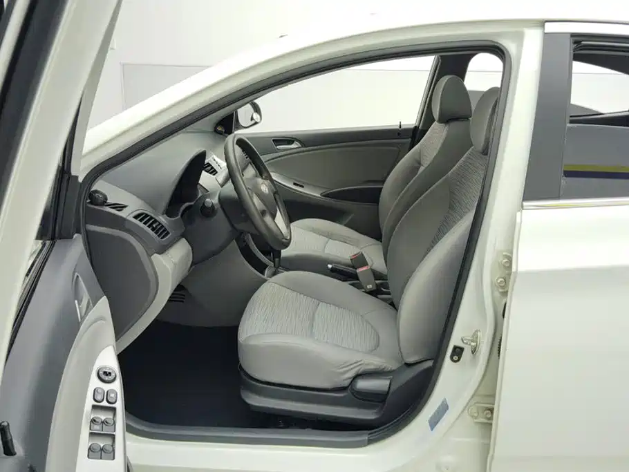 Hyundai Verna — миниатюра 9