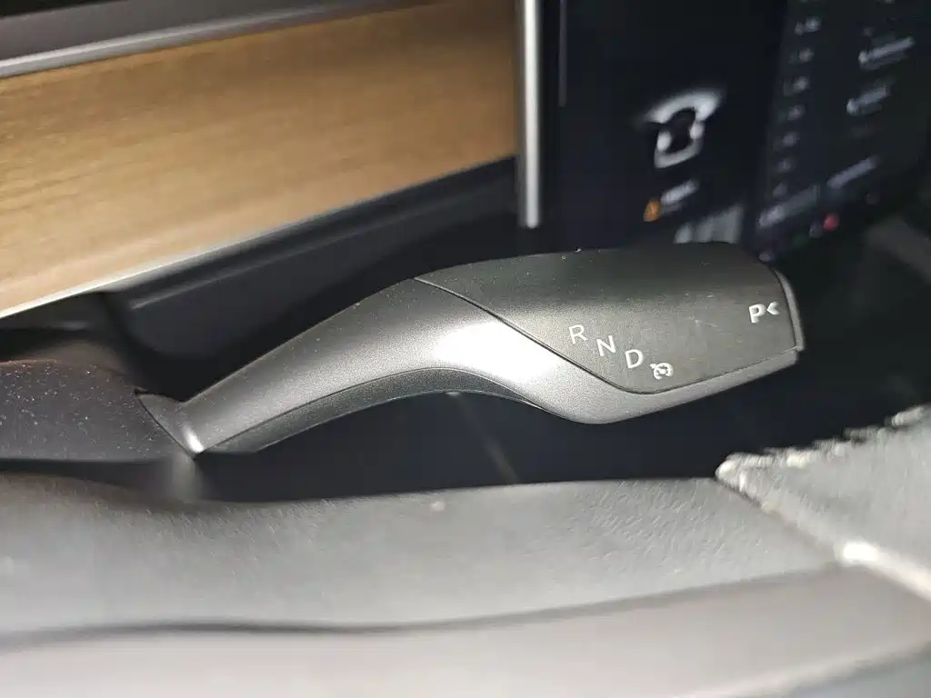 Tesla Model 3 — миниатюра 11