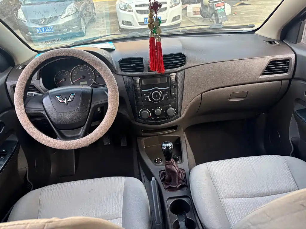 Wuling Hongguang — миниатюра 9