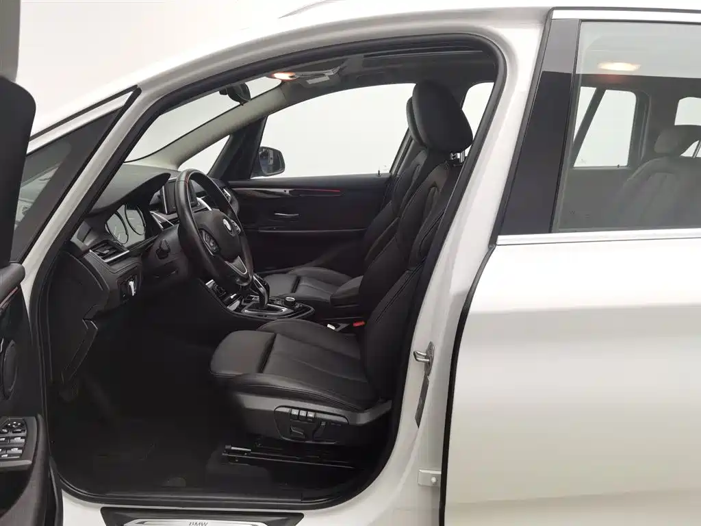 BMW 2 SERIES MULTIFUNCTIONAL STATION WAGON