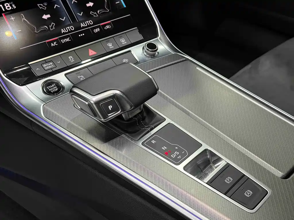 Audi A7L — миниатюра 12