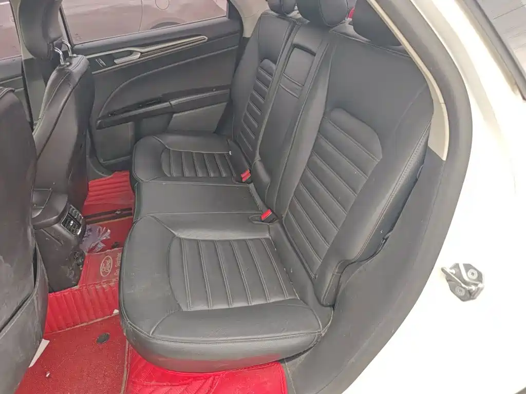 Ford Mondeo — миниатюра 18