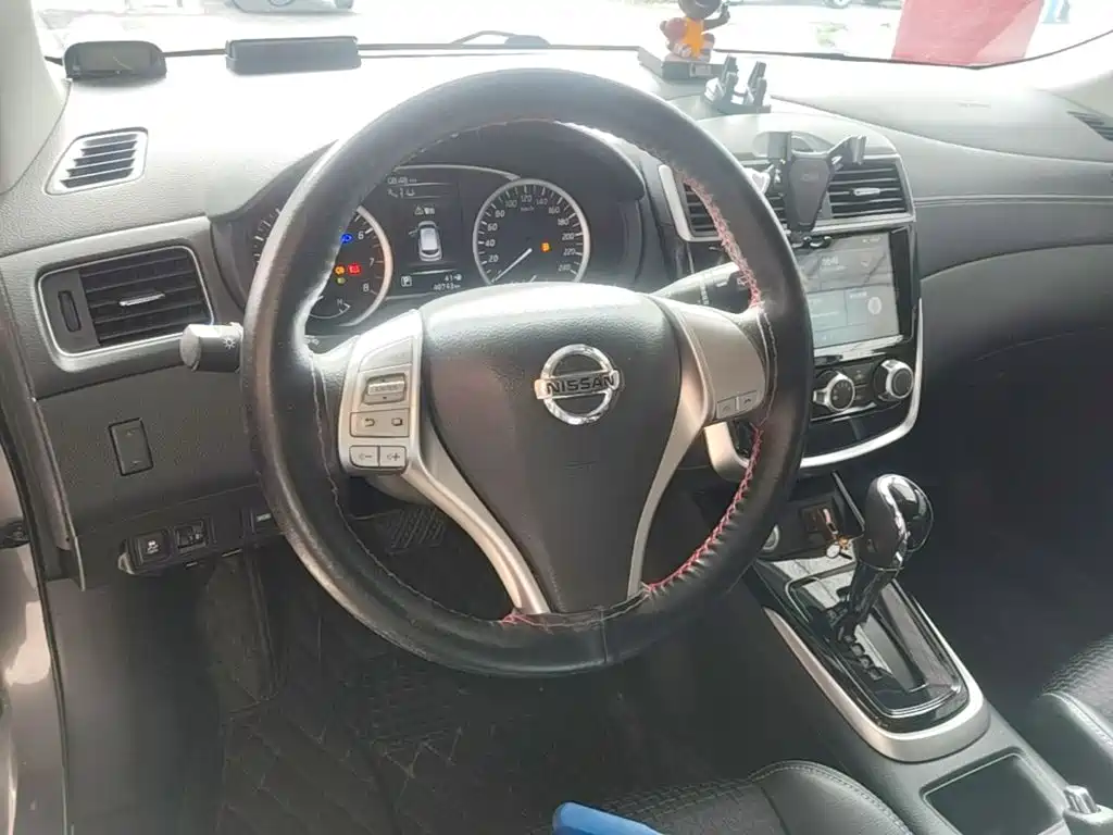 Nissan Tiida — миниатюра 11