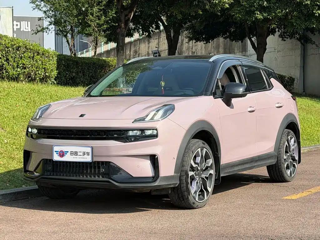 Lynk & Co 06