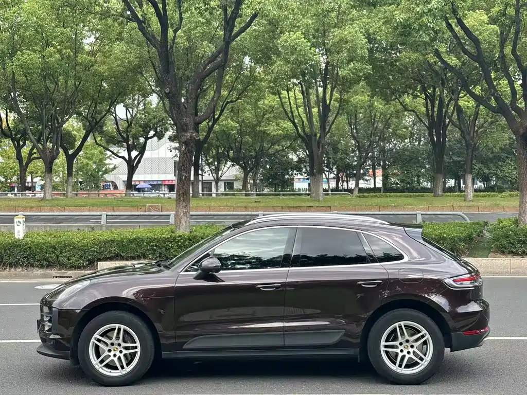 Porsche Macan — миниатюра 5