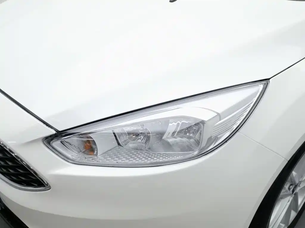 Ford Focus — миниатюра 7