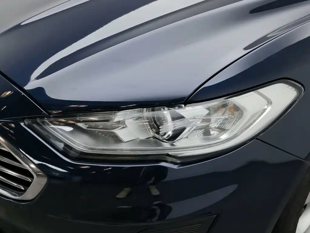Ford Mondeo — миниатюра 7