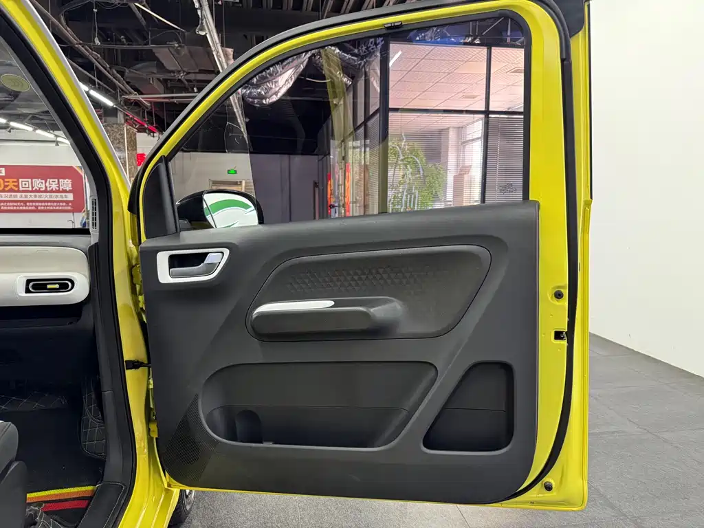 Wuling MINIEV — миниатюра 8