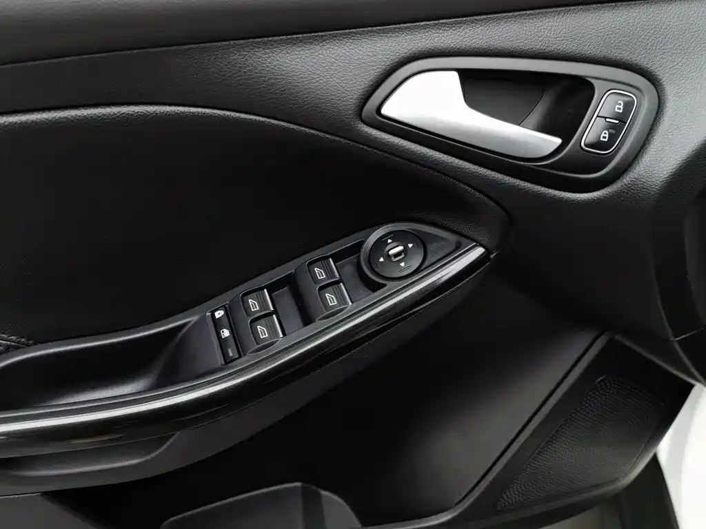 Ford Focus — миниатюра 9