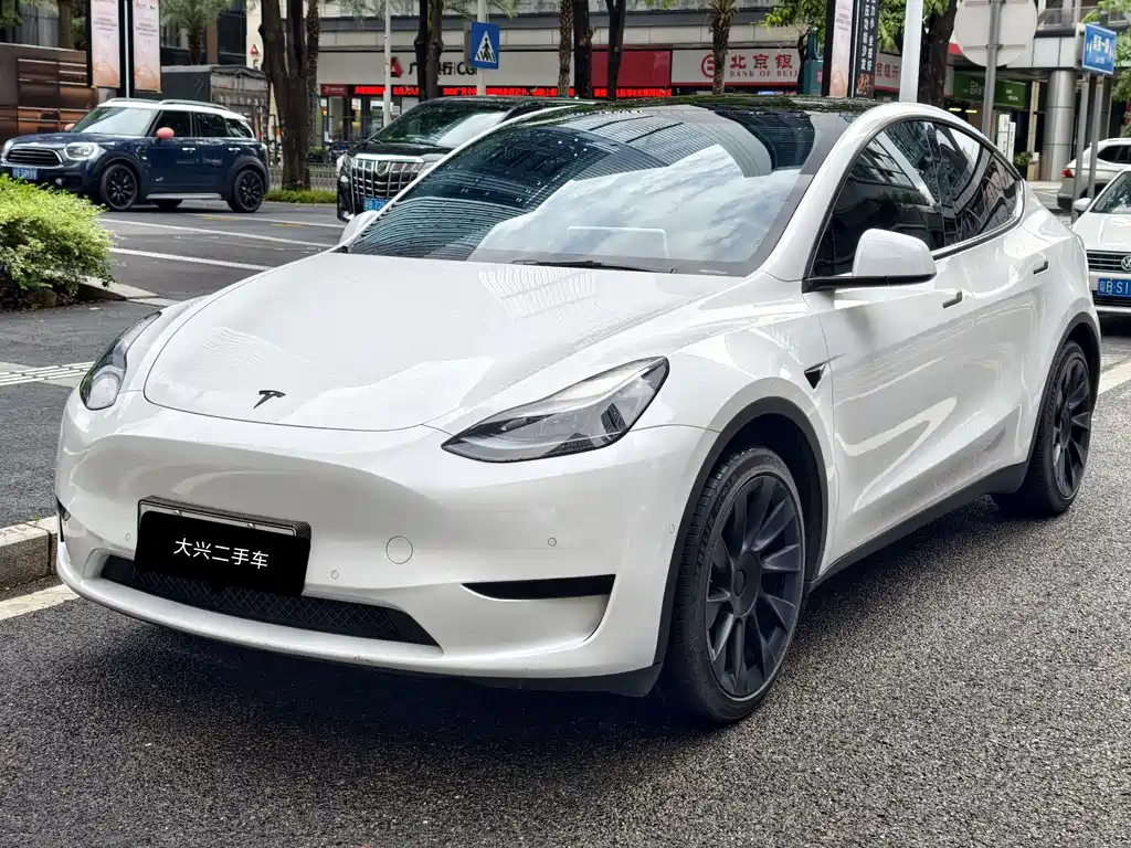 Tesla Model Y 2023