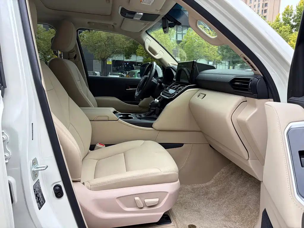 Toyota Land Cruiser — миниатюра 10